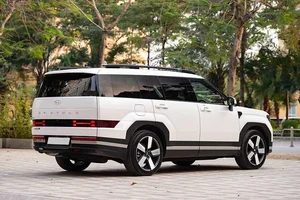 Market Trends: The High Cost of Selling a Nearly-New Hyundai SantaFe Hybrid - image 2