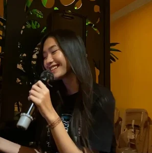 Doan Hai My Surprises Fans With Singing Voice - image 0