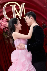 Vietnamese Celebrity News: Ngoc Ha Speaks Out and Phuong Nga's Emotion - image 31