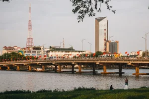 Discover the Cinematic Beauty of Hue’s Perfume River Riverside Spot - image 3