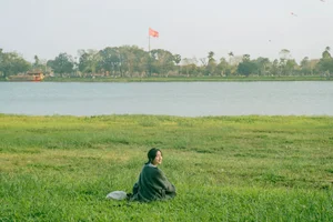 Discover the Cinematic Beauty of Hue’s Perfume River Riverside Spot - image 6
