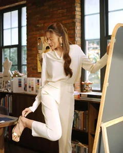 Thanh Hang Redefines Office Wear: Youthful Corporate Fashion Style - image 0