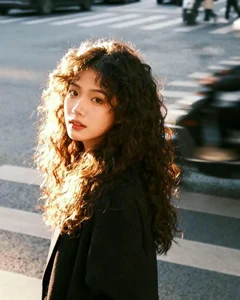 Trendy Hippie Hairstyles for a Bold and Unique Look - image 10