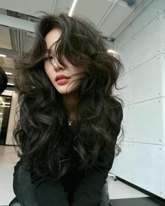 Trendy Hippie Hairstyles for a Bold and Unique Look - image 29