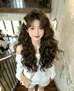 Trendy Hippie Hairstyles for a Bold and Unique Look - image 5