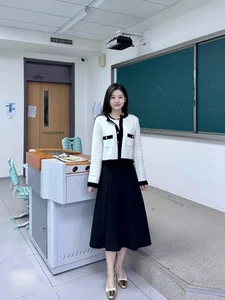 Trending Primary School Teacher Captivates Internet with Chic Fashion Sense - image 9