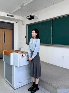 Trending Primary School Teacher Captivates Internet with Chic Fashion Sense - image 1