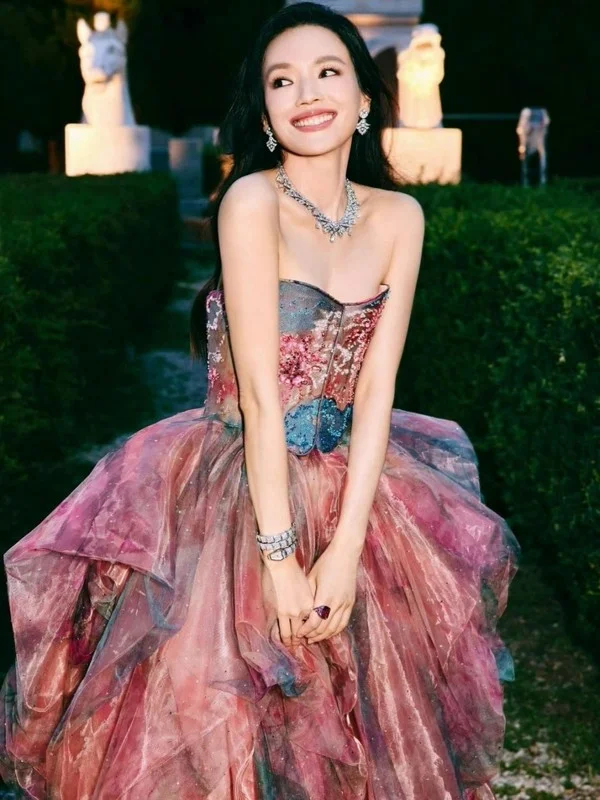 Ageless Beauty: Shu Qi's Stunning Looks and Timeless Elegance in Her 50s