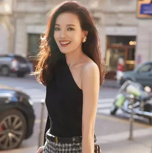 Ageless Beauty: Shu Qi's Stunning Looks and Timeless Elegance in Her 50s - image 1