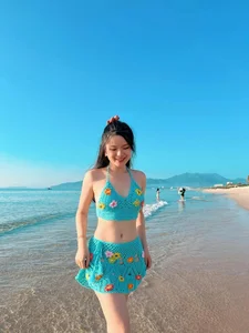 Stunning Proportions: Short VTV Hosts Who Rule the Bikini Scene - image 6