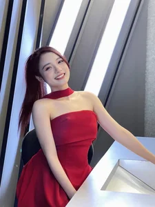 Stunning Proportions: Short VTV Hosts Who Rule the Bikini Scene - image 11