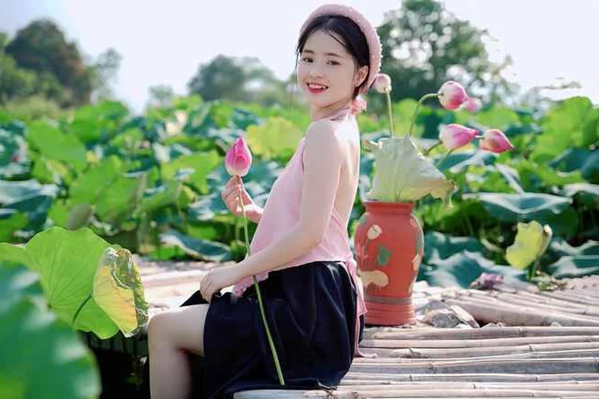 The Incredible Transformation of Ha Giang's Famous Pear Seller