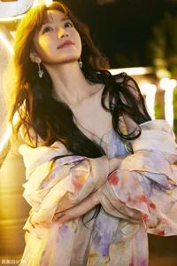 Chinese Celebrity Style: Top Stars Compete in Effortless Leg-Flashing Fashion - image 21