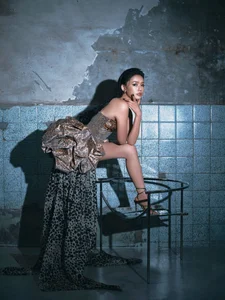 Chinese Celebrity Style: Top Stars Compete in Effortless Leg-Flashing Fashion - image 28