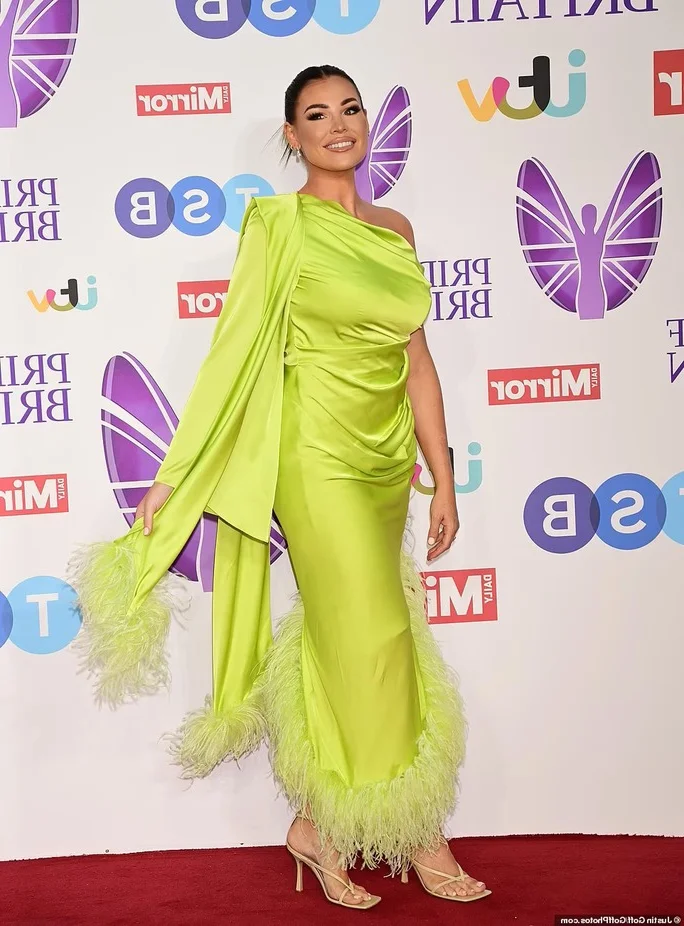 Glamorous Red Carpet Moments: Top Beauties Flaunt Seductive Fashion Looks