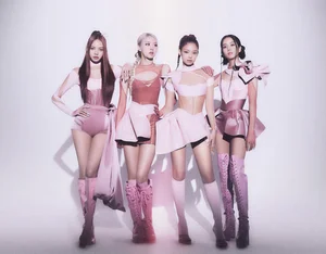 Analyzing BLACKPINK: Group Activities, Solo Success, and Fan Expectations - image 7