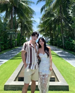 Viral Sensation: The Grab Driver and His Stunning Wife Go Viral in Da Nang - image 13