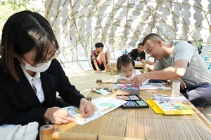 Experience Hanoi Like a Local: From Nostalgic Morning Festivals to High-Energy Night Concerts - image 6
