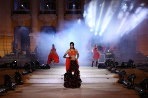 Experience Hanoi Like a Local: From Nostalgic Morning Festivals to High-Energy Night Concerts - image 5