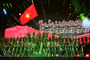 Vietnamese General Secretary To Lam Sings Patriotic Song with Local Artists - image 12