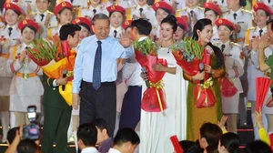 Vietnamese General Secretary To Lam Sings Patriotic Song with Local Artists - image 10