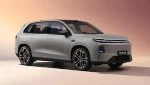 Upgraded Leapmotor C10 Revealed: Sleek Design and High-Tech Interior - image 2