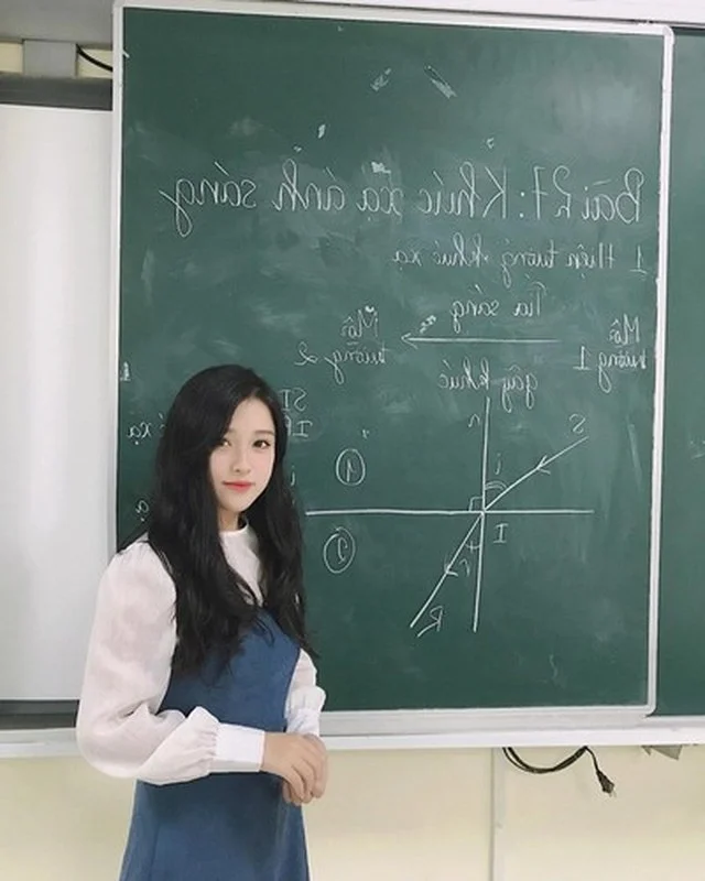 Popular Physics Teacher Dragged Into Unexpected Social Media Drama and Controversy