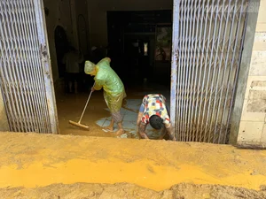Da Nang Midnight Floods: Communities Struggle After Sudden Devastation - image 2