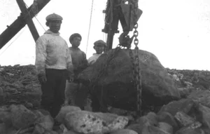 A 34-Ton Messenger from Space: The Massive Meteorite Fragment on Display - image 2