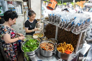 Tiny 20sqm Hanoi Eel Noodle Shop Earns Michelin Recognition - image 1
