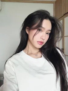 Top 10 Miss Vietnam 2020 Contestant Goes Viral with Nostalgic Youth Photos - image 6