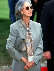 Timeless Elegance for Middle-Aged Women: Three Essential Accessories Beyond Gold and Silver - image 8