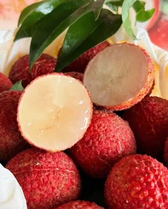 Why Are These Chinese Lychees Priced at 700,000 VND per Kilogram? - image 4