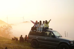Chasing Clouds: An Unforgettable Cloud-Hunting Experience Amidst Majestic Wind Turbines - image 5