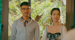 Surprising Collection: Inside the Unique Scarf Wardrobe of Dung 'Kinh' from Doc Dao - image 4