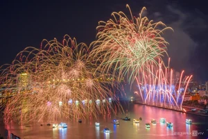 China and Finland Face Off in Spectacular Han River Fireworks Competition - image 6