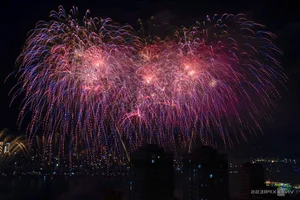 China and Finland Face Off in Spectacular Han River Fireworks Competition - image 12