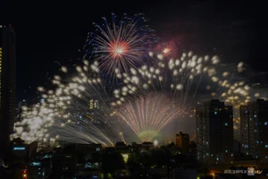 China and Finland Face Off in Spectacular Han River Fireworks Competition - image 3