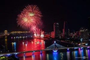China and Finland Face Off in Spectacular Han River Fireworks Competition - image 10