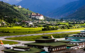 Extreme Aviation: Exploring the World’s Most Challenging Airports for Pilots - image 2