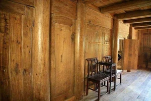 From Run-Down Shack to $120 Million Treasure: The Golden Phoebe Wood Discovery - image 9