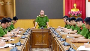 Controversy Surrounds 'Street Knight' Nguyen Thanh Hai Over Allegations of Staged Rescue Operations - image 2