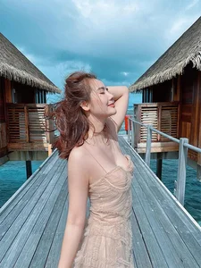 Huyen Lizzie Youthful Beauty: Vietnamese Actress Stuns Fans with Radiant and Ageless Style - image 1