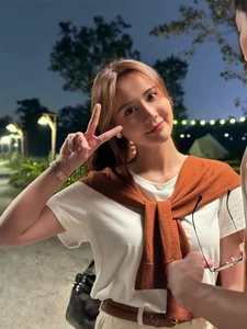 Huyen Lizzie Youthful Beauty: Vietnamese Actress Stuns Fans with Radiant and Ageless Style - image 6