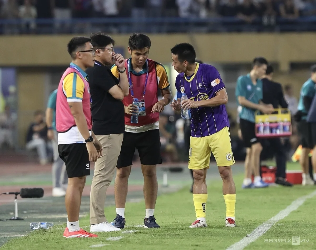 Hanoi FC Players React to Japanese Coach After Dramatic Nam Dinh Match