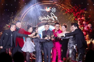 Famous Stars Gather at Businesswoman Bich Nguyet's Royal-Themed Gala - image 3