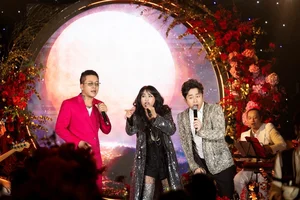 Famous Stars Gather at Businesswoman Bich Nguyet's Royal-Themed Gala - image 9