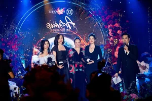 Famous Stars Gather at Businesswoman Bich Nguyet's Royal-Themed Gala - image 6