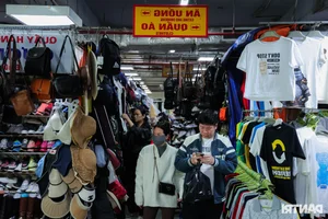 Discover Hanoi's Hidden Underground Market: A Unique Cultural Experience for Travelers - image 11