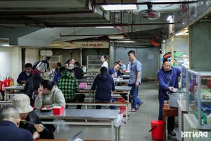 Discover Hanoi's Hidden Underground Market: A Unique Cultural Experience for Travelers - image 13